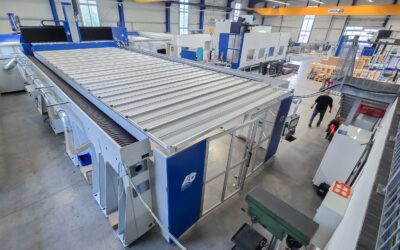 5-Achs-CNC-Gantry-Fräsmaschine G-S-F/M von HG GRIMME SysTech mit geschlossenem Faltschiebedach in der Montagehalle