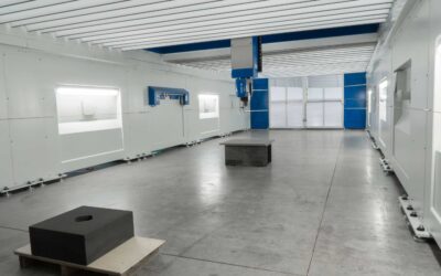5-Achs-Fräskopf im großformatigen Bearbeitungsraum der 5-Achs CNC-Gantry-Fräsmaschine G-S-F/M von HG GRIMME SysTech
