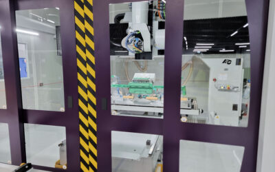 Geschlossene Einhausung einer CNC-Portalfräsmaschine von HG GRIMME SysTech