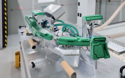 Detailansicht einer Spannvorrichtung auf dem Arbeitstisch einer CNC-Portalfräsmaschine