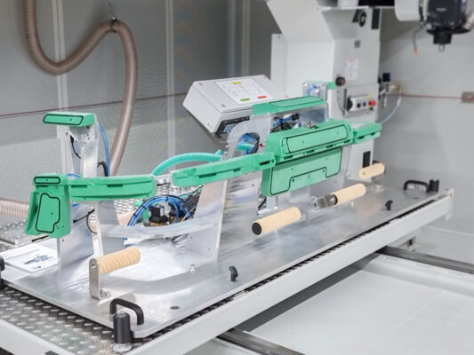 Vorrichtung in einer 5-Achs-CNC-Portalfräsmaschine von HG GRIMME SysTech